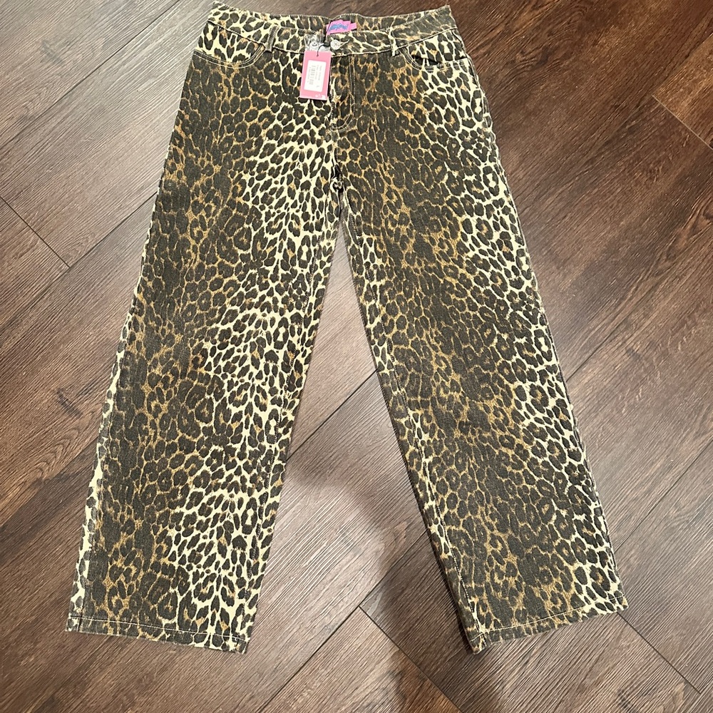 Edikted Wild Leopard Print Jeans